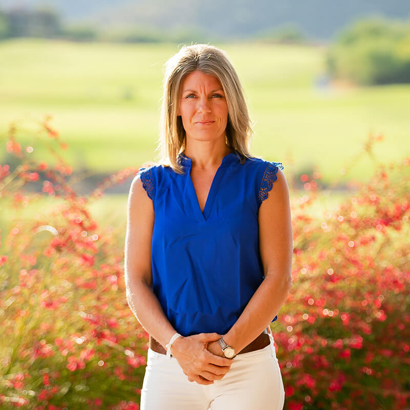  Rebecca Shaughnessy Photo